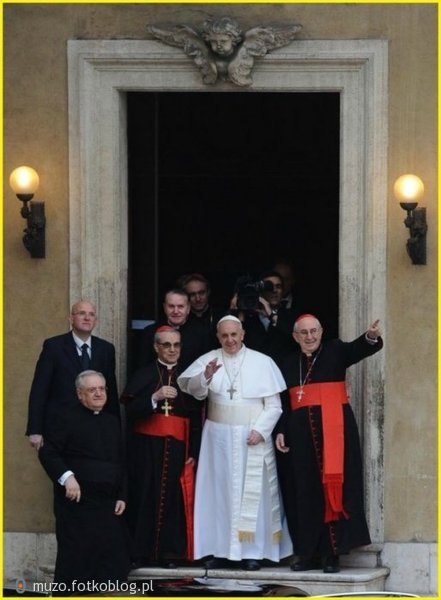 Papież Franciszek-wyjście z Kaplicy Sykstyńskiej-13 marca 2013 r.