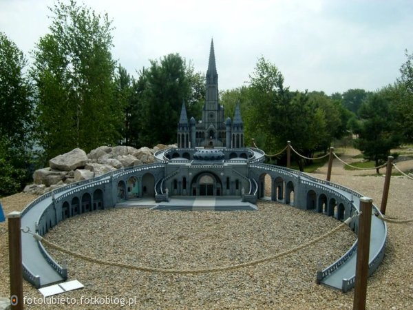 Bazylika Nipoklanego Poczęcia w Lourdes