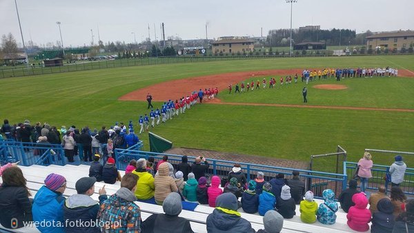 ..rozpoczęcie sezonu baseballowego w Polsce 2016