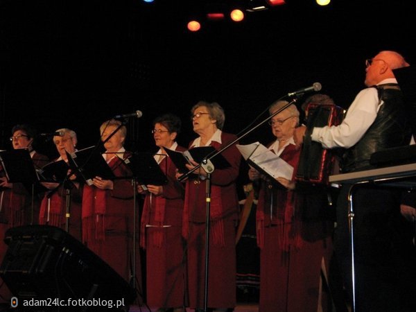 19.04.2009 Koncert zespołów Senioriny i Złota Jesień w MDK Lubliniec