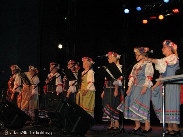 19.04.2009 Koncert zespołów Senioriny i Złota Jesień w MDK Lubliniec