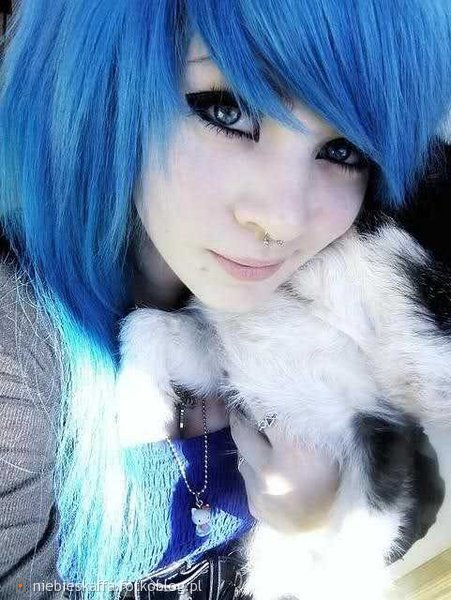 Jaram się Niebieskimi włosami ! ♥ 