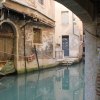 Wenecja.   :: Jedna z bocznych uliczek. tak bardzo bocznych że jest tam pełno wody. Gdy robiłam te zdjęcie miałam  