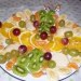  :: R&oacute;żewicz TadeuszMartwy owocSą gruszki złote na talerzu&nbsp;kwiaty i dwie dziewczy 