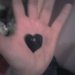 Love  :: ;) takie tam z serduszkiem an dłoni xD 